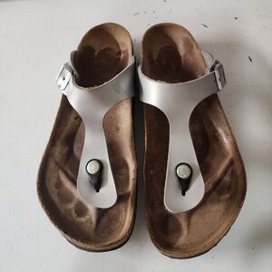 Birkenstock Women's Silver Gizeh Sandals European Size 39 Cork Footbed & Toe Pos